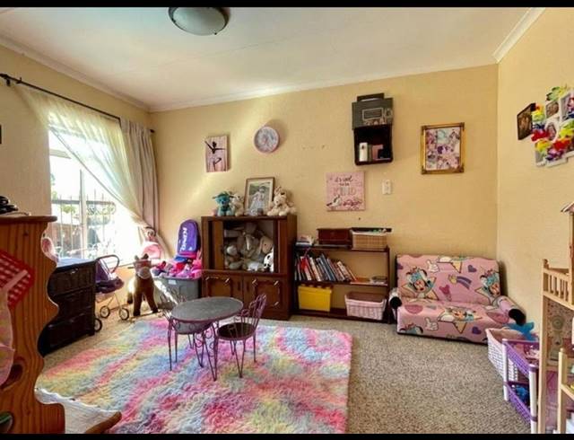 3 BEDROOM HOUSE FOR SALE IN SUIDHEUWEL